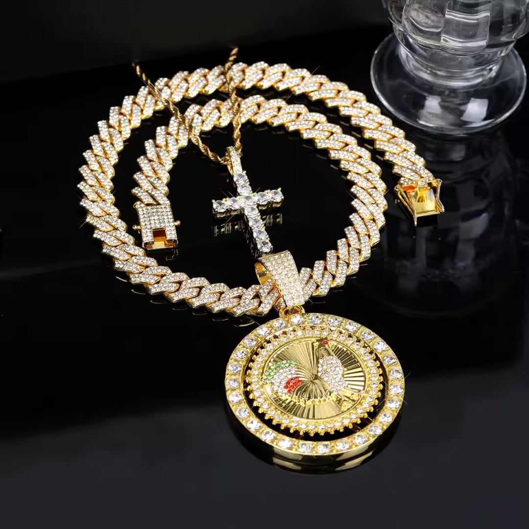 Rooster Round Pendent Rhinestone Necklace